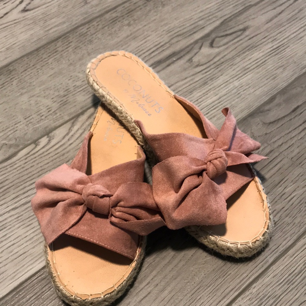 Sandals pink blush color suede material
